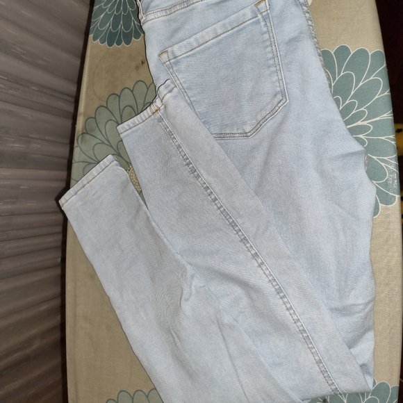 Frank and Oak Debbie Skinny Fit Jeans - Picture 7 of 7